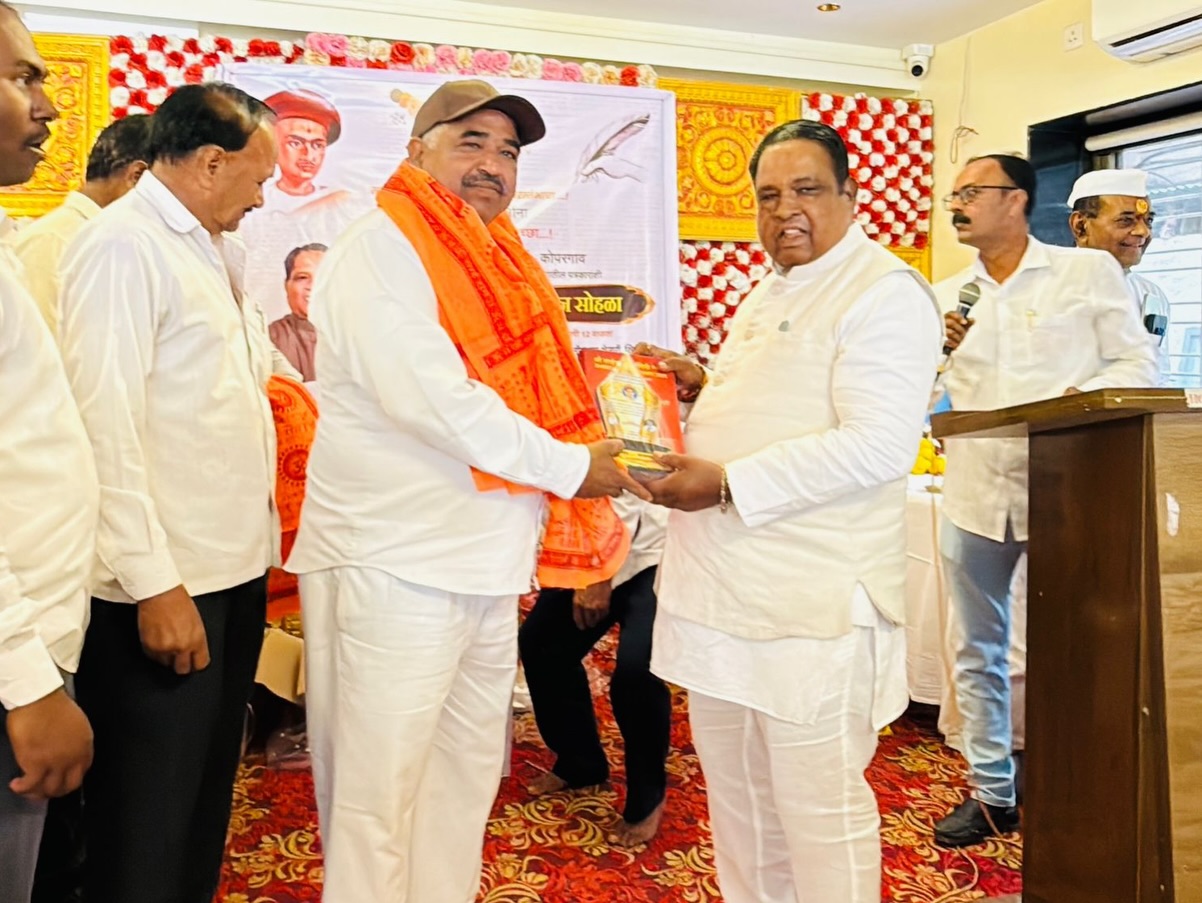 Public felicitation ceremony presenting shawl to MP Wakchaure